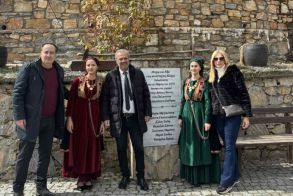 Κατάθεση στεφάνων στο ‘‘Μνημείο των επτά Βλάχων Ηρωίδων’’ στο Σέλι