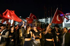 Εκλογές στην Τουρκία: Καθαρή νίκη Ιμάμογλου, πλήγματα για Ερντογάν και σε Άγκυρα, Σμύρνη