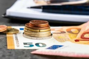 400 εκατ. ευρώ στις 13 Περιφέρειες για δικαιούχους του Ελάχιστου Εγγυημένου Εισοδήματος  –  72,9 ευρώ στην Κεντρική Μακεδονία