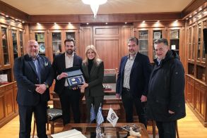 Επιμελητήριο Ημαθίας: Δράση κοινωνικής αλληλεγγύης παρουσία της υφυπουργού Έλενας Ράπτη