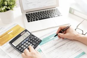 Mειωμένο φόρο θα δουν χιλιάδες φορολογούμενους  που ανήκουν σε τέσσερις συγκεκριμένες κατηγορίες -Ποιοι θα είναι οι τυχεροί των φετινών δηλώσεων