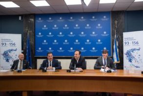 Σε λειτουργία θα τεθούν οι ψηφιακές εφαρμογές για την αποτροπή πρόσβασης ανηλίκων σε προϊόντα αλκοόλ, καπνού και άτμισης  -Παρουσιάστηκαν χθες σε συνέντευξη Τύπου των υπουργών Υγείας και Ψηφιακής Διακυβέρνησης