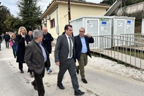 Βέροια: Στην ελεγχόμενη Δομή προσωρινής φιλοξενίας αιτούντων Άσυλο,  ο υπουργός  Μετανάστευσης, Θάνος Πλεύρης