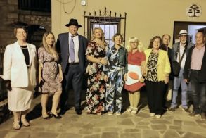 Η ΘΕΑΤΡΙΚΗ  ΠΑΝΔΑΙΣΙΑ  ΣΤΟ ΞΗΡΟΛΙΒΑΔΟ ΜΙΑ ΒΡΑΔΙΑ ΠΟΛΙΤΙΣΜΟΥ, ΧΑΡΑΣ, ΚΕΦΙΟΥ ΚΑΙ ΑΙΣΙΟΔΟΞΙΑΣ