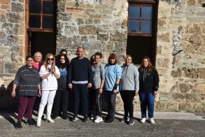 Εθελοντές καθάρισαν το κτίριο Λόγγου Τουρπάλη ενόψει της εγκατάστασης του Παραρτήματος του Ε.Κ.Ε.Τ.Α. στη Νάουσα