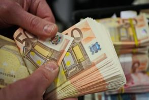 Από τον Ιανουάριο 2026  Τις πρώτες αυξήσεις μισθών με βάση τη φορολογική μεταρρύθμιση θα δουν περίπου 2 εκατομμύρια μισθωτοί του ιδιωτικού τομέα  -Ποιοι εργαζόμενοι ωφελούνται