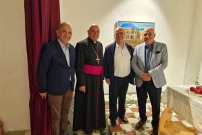 Η έκθεση 