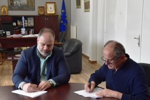 Υπογραφή σύμβασης για την ανάδειξη και βελτίωση του δικτύου μονοπατιών του Δήμου Νάουσας