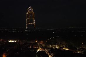 Drone Show στη Νάουσα - Εντυπωσιακό βίντεο από την υποδοχή της Ολυμπιακής Φλόγας