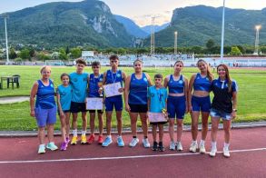 ΠΕΝΤΕ -ΠΡΩΤΙΕΣ ,ΕΝΤΥΠΩΣΙΑΚΕΣ ΕΜΦΑΝΙΣΕΙΣ ΤΟΥ 