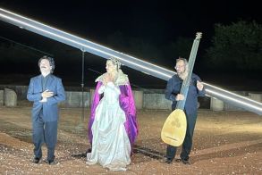 ΟΠΕΡΑ ΣΤΟ ΘΕΑΤΡΟ ΤΗΣ ΜΙΕΖΑΣ -Ψυχή της παράστασης  ο Τάσος Πρωτοψάλτου