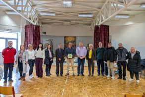 Δωρεά απινιδωτή στα Ριζώματα