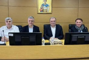 ΠΕΡΙΦΕΡΕΙΑΚΗ ΈΝΩΣΗ ΤΩΝ ΔΗΜΩΝ ΚΕΝΤΡΙΚΗΣ ΜΑΚΕΔΟΝΙΑΣ Συνεργασία με την Περιφέρεια με στόχο την αυστηροποίηση της νομοθεσίας για την παράνομη απόθεση μπαζών και ογκωδών στις πόλεις    -Η πρόταση για την αλλαγή του νομοθετικού πλαισίου παρουσιάστηκε στη συνεδρ