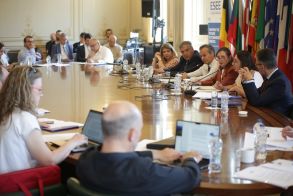Πρόεδρος ΕΣΕΕ: Το λιανικό εμπόριο σε κίνδυνο, να κλείσει η κερκόπορτα της Ε.Ε