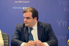 Πιερρακάκης για ΕΛΤΑ: Δεν  προβλέπεται κλείσιμο, αλλά  μετασχηματισμός καταστημάτων