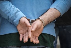 Ψυχιατρική εξέταση για τον 20χρονο που ξυλοκόπησε άγρια τη 24χρονη στη Βέροια