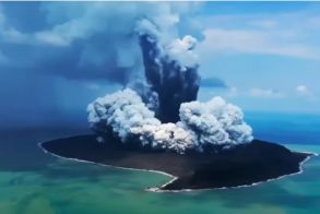 Έφτασε στη χώρα μας το κρουστικό κύμα από την έκρηξη του ηφαιστείου Τόνγκα - Δείτε τα βίντεο