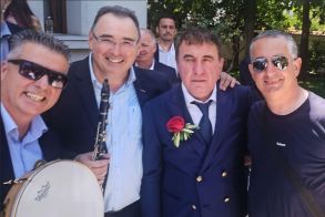 Στον γάμο της κόρης του θρύλου του ποδοσφαίρου Γκεόργκι Χάτζι έπαιξε η ορχήστρα του Δημήτρη Παράσχου!