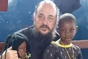 Ο βεροιώτης π. Σωφρόνιος επέστρεψε στην ιεραποστολή της Τανζανίας