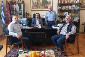 Παραμορφωμένοι καρποί, παγετός και χαλάζι στο επίκεντρο της συνάντησης του Δημάρχου Βέροιας με τον Αγροτικό Σύλλογο Γεωργών -Ευρεία σύσκεψη τοπικών παραγόντων την Δευτέρα 12 Μαΐου για εξεύρεση άμεσης λύσης