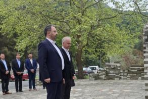 23 χρόνια από την  τραγωδία των Τεμπών-  Στο Μνημόσυνο των 21 μαθητών από το Μακροχώρι, ο Δήμαρχος Βέροιας