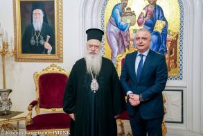 Εθιμοτυπική επίσκεψη του νέου  Υφυπουργού Ανάπτυξης στον Μητροπολίτη 