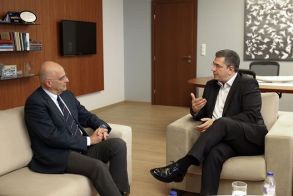 Συνάντηση του Περιφερειάρχη Κεντρικής Μακεδονίας Απόστολου Τζιτζικώστα με τον Υπουργό Εθνικής Άμυνας Νίκο Δένδια