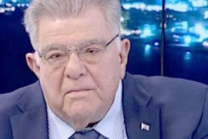 ΠΑΤΡΙΩΤΙΚΗ ΕΝΩΣΗ  - Ο Έλληνας Πρωθυπουργός  Κυριάκος ζητούσε από τον  Πρόεδρο της Κύπρου να διακόψει τις γεωτρήσεις για φυσικό αέριο στην Κυπριακή ΑΟΖ και να δεχθεί αγωγό φυσικού αερίου από το Ισραήλ απευθείας στην Τουρκία,  με παράκαμψη της Κύπρου
