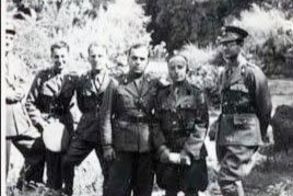 ΜεΜιαΜατια - Έλληνες στρατιωτικοί με φόντο την Εβραική Συνοικία