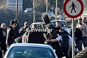 Τούμπαρε τζιπ πάνω στην γέφυρα του φράγματος Αλιάκμονα