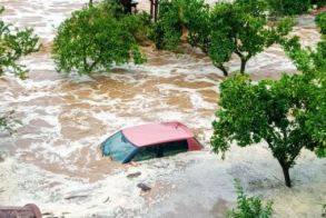 Πρωτοφανείς καταστροφές και πλημμύρες από την βροχή στην Θεσσαλία με έξι νεκρούς μέχρι χθες ενώ πολλοί άνθρωποι αγνοούνται - Αλλάζει ο πολιτικός σχεδιασμός της ΔΕΘ
