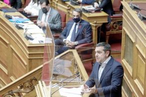 Πρόταση μομφής κατά της κυβέρνησης κατέθεσε ο Αλέξης Τσίπρας -Η τριήμερη συζήτηση ξεκινάει σήμερα στη Βουλή