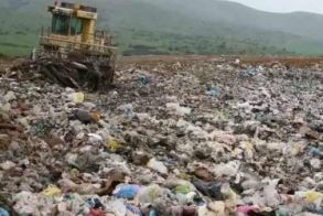 Από τα ανταποδοτικά τους έσοδα καλούνται οι δήμοι να πληρώσουν 240 εκ. ευρώ, αναδρομικά, για το τέλος ταφής απορριμμάτων, 2022, 2023 και α΄ εξάμηνο του 2024