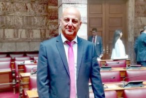 Απαντήσεις Αυγενάκη-Λυκουρέντζου σε ερώτηση του Βασίλη Κοτίδη για τους ροδακινοπαραγωγούς