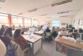 Ενδοσχολική επιμόρφωση εκπαιδευτικών πραγματοποιήθηκε στο 2ο Γυμνάσιο Αλεξάνδρειας από το Παράρτημα Ρομά του Κέντρου Κοινότητας