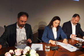 Υπογράφηκε χθες στη Νάουσα Σημαντικό για την ανάπτυξη του Τουρισμού  το Μνημόνιο Συνεργασίας μεταξύ Υπουργείου Τουρισμού και Δήμων Βέροιας και Νάουσας -Κοινές δράσεις μέσα από τη δημιουργία Οργανισμού Διαχείρισης και Προώθησης Προορισμού