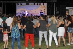 Τα πανηγύρια αντέχουν ακόμα
