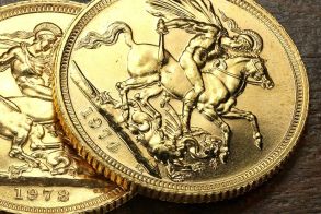 Απογειώνεται η τιμή της χρυσής λίρας