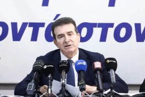 Χρυσοχοίδης: Ενδείξεις οπαδικού κινήτρου για την δολοφονία του 20χρονου στην Καλαμαριά -Για μετατόπιση της εγκληματικής δράσης εκτός γηπέδων, έκανε λόγο ο υπουργός Προστασίας του Πολίτη