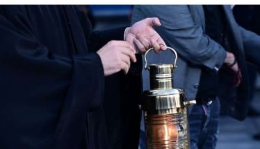 Στις 9.00 το βράδυ του Μ. Σαββάτου το Άγιο Φως στο αεροδρόμιο Μακεδονία