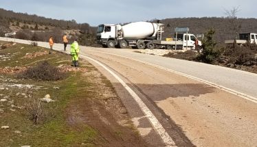 Ηλιακά φωτιστικά στον οδικό άξονα Βέροια -Σέλι