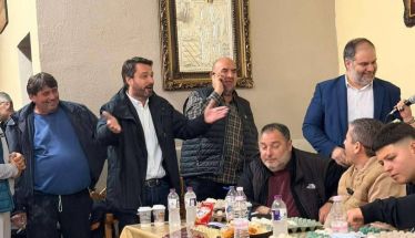 Στα Λευκάδια ο Τάσος Μπαρτζώκας για το πασχαλινό έθιμο των αυγομαχιών