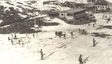 ΜεΜιαΜατια Το χιόνι απλώνεται πλατύ και φωτεινό πάνω στις πλαγιές του Σελίου...