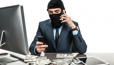 ΕΛ.ΑΣ: Πώς να αποφύγετε τους επιτήδειους που εξαπατούν τηλεφωνικά παριστάνοντας τους λογιστές