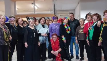 Με κέφι, συγκίνηση και παράδοση γιορτάστηκε η Τσικνοπέμπτη στα ΚΑΠΗ του Δήμου Βέροιας