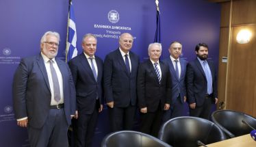 Πραγματοποιήθηκε στο ΥΠΑΑΤ η τελετή παράδοσης - παραλαβής Υφυπουργού