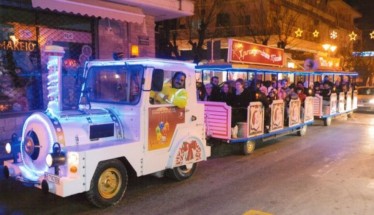Γιορτινή ατμόσφαιρα στο κέντρο της Βέροιας με το Χριστουγεννιάτικο Τρενάκι του Δήμου- ΤΟ ΠΡΟΓΡΑΜΜΑ ΔΙΑΔΡΟΜΩΝ