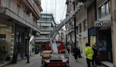 Απλώνεται ο μπλε ουρανός στον εμπορικό πεζόδρομο της Βέροιας