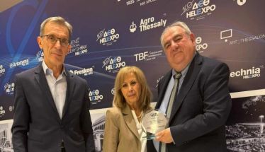 Η Περιφερειάρχης Κ. Μακεδονίας βράβευσε τον Γεδεών Βούλη για την διαδρομή του στην διοίκηση της Δ.Ε.Θ.