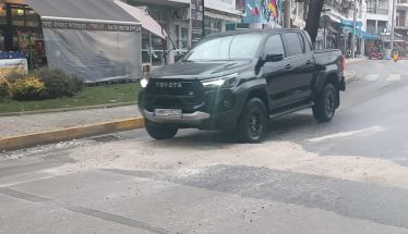 Γιατί έγινε η Μητροπόλεως πίστα enduro;;;